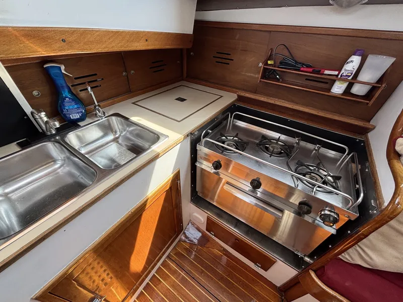 Slide: The Image of Hinckley Yachts B-40 1974 - 6943682