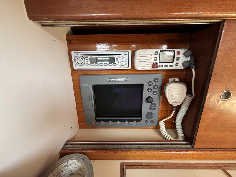Slide: The Image of Hinckley Yachts B-40 1974 - 6943661