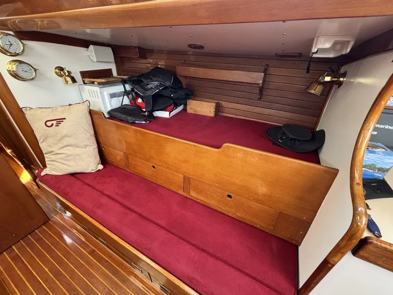 Slide: The Image of Hinckley Yachts B-40 1974 - 6943540
