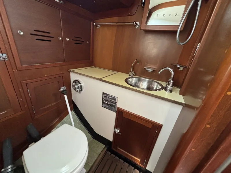 Slide: The Image of Hinckley Yachts B-40 1974 - 6943736