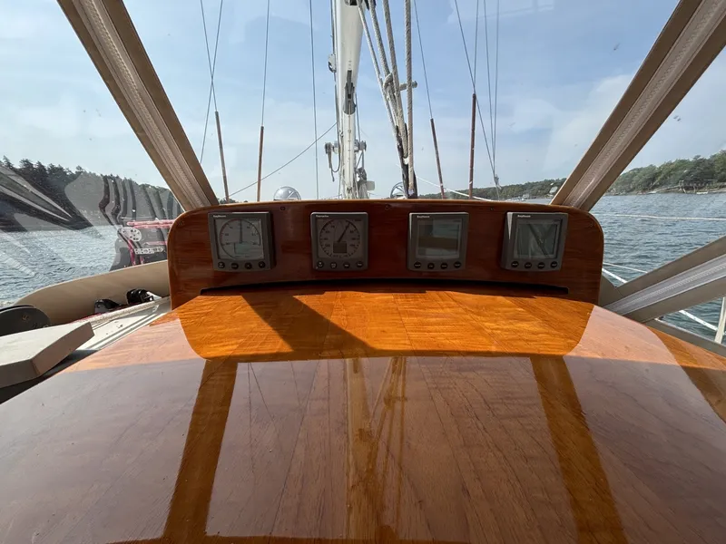 Slide: The Image of Hinckley Yachts B-40 1974 - 6943493