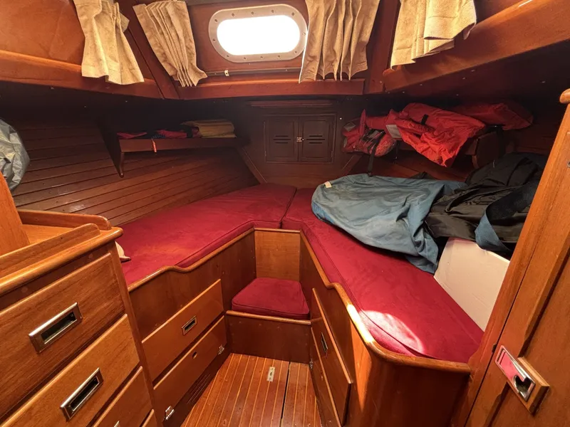 Slide: The Image of Hinckley Yachts B-40 1974 - 6943614