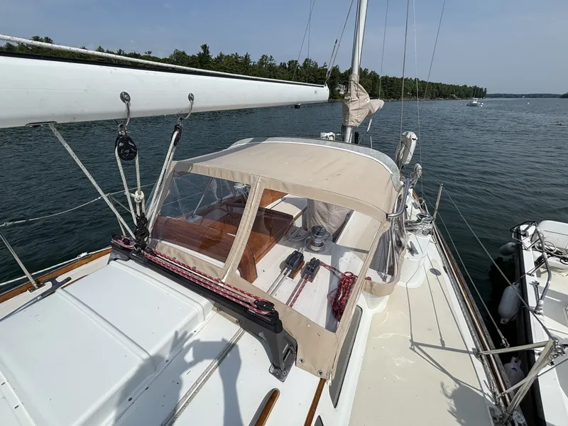 Slide: The Image of Hinckley Yachts B-40 1974 - 6943432