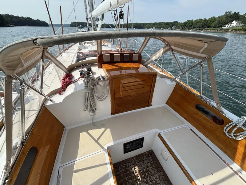 Slide: The Image of Hinckley Yachts B-40 1974 - 6943449