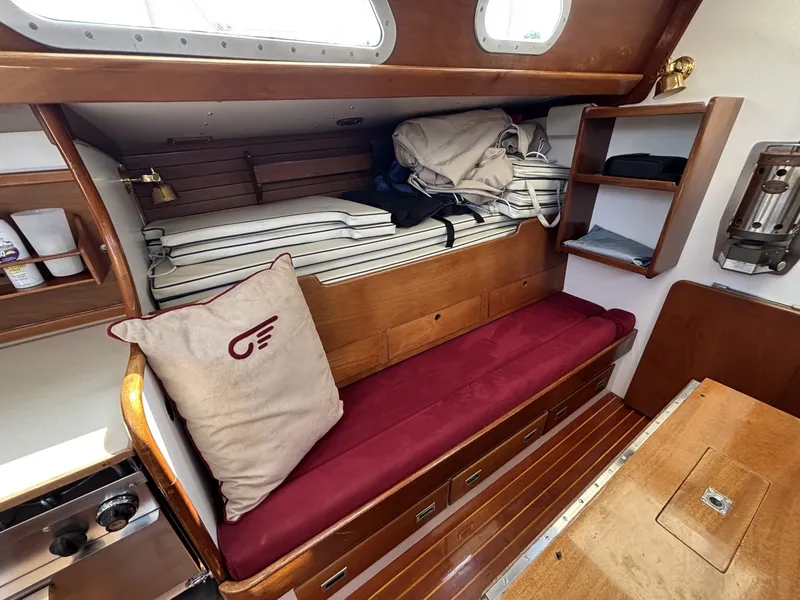 Slide: The Image of Hinckley Yachts B-40 1974 - 6943548