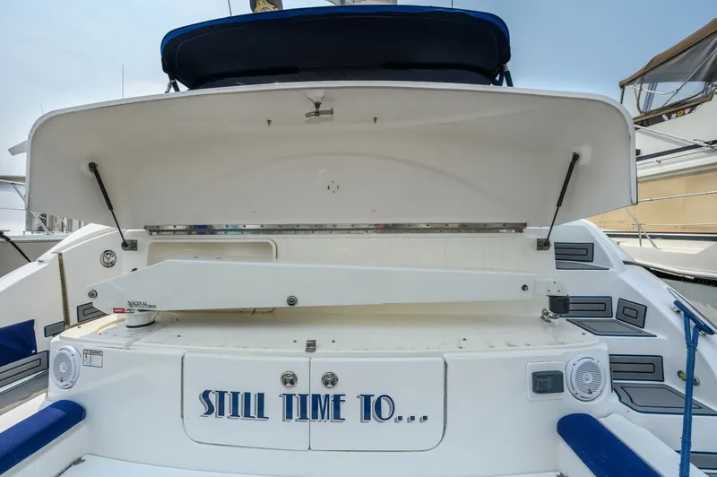 Slide: The Image of Cruisers Yachts 5470 2003 - 7581945