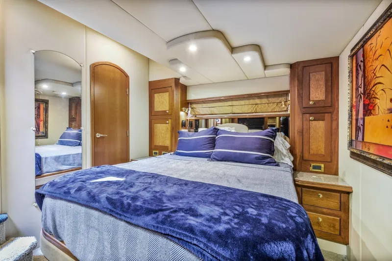 Slide: The Image of Cruisers Yachts 5470 2003 - 7581968