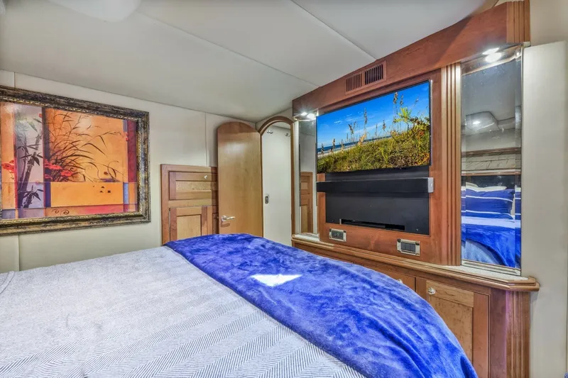 Slide: The Image of Cruisers Yachts 5470 2003 - 7581967