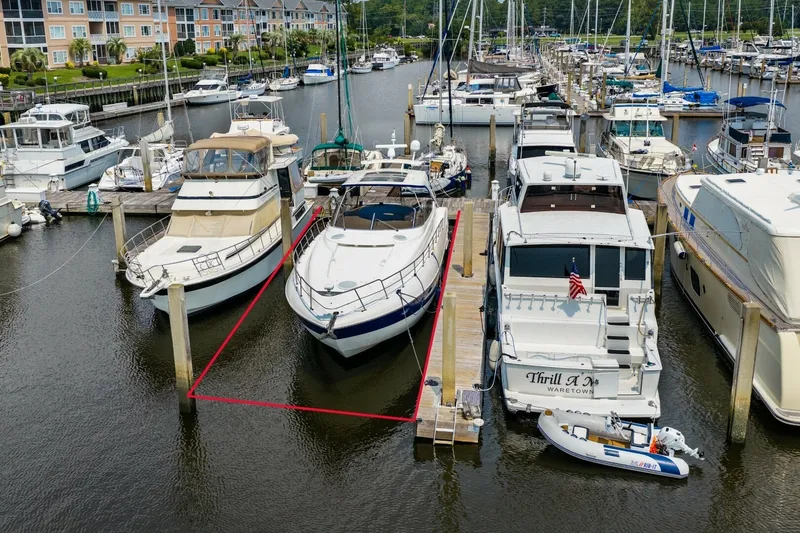 Slide: The Image of Cruisers Yachts 5470 2003 - 7581941