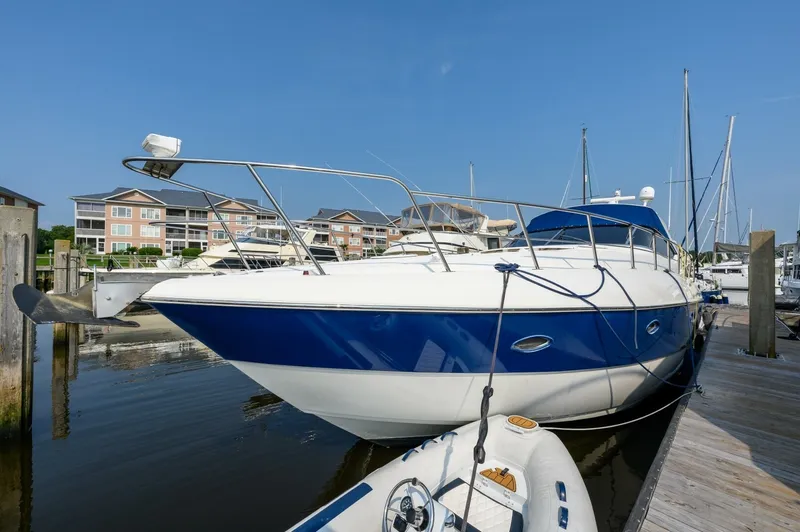 Slide: The Image of Cruisers Yachts 5470 2003 - 7581939