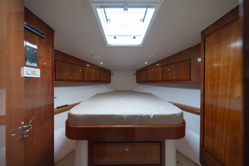 Slide: The Image of Bertram 390 Convertible 2003 - 6945916