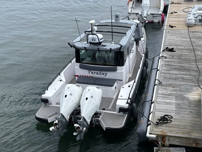 Slide: The Image of Axopar 28 Cabin 2021 - 6949558