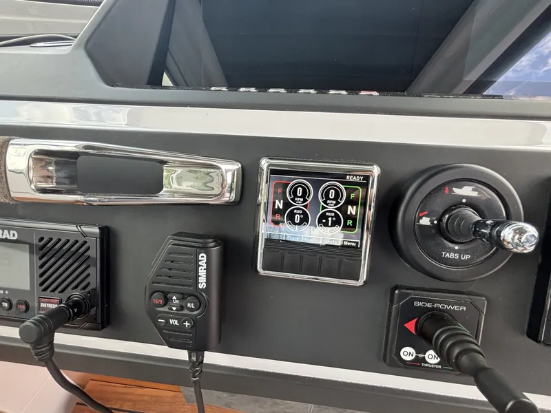 Slide: The Image of Axopar 28 Cabin 2021 - 6949579