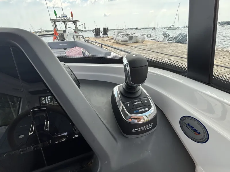 Slide: The Image of Axopar 28 Cabin 2021 - 6949574