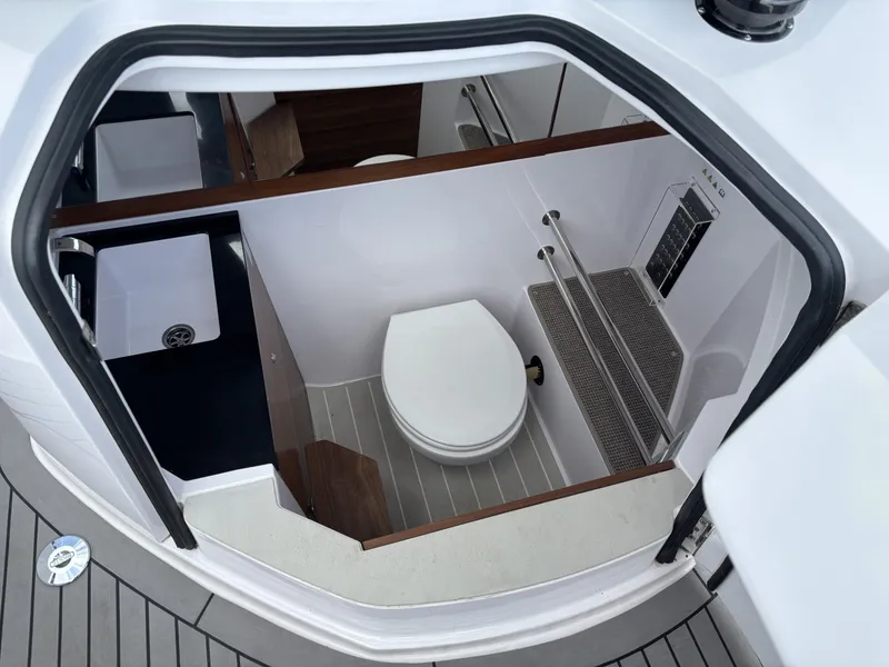 Slide: The Image of Axopar 28 Cabin 2021 - 6949501