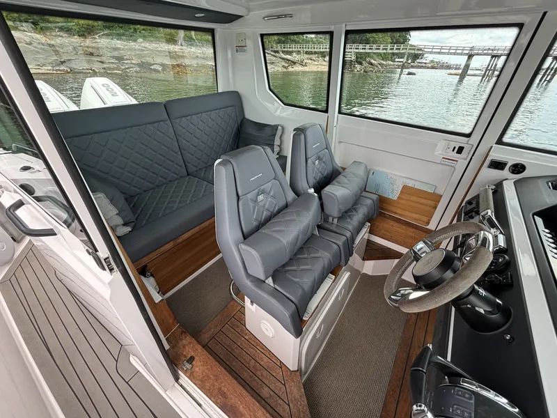 Slide: The Image of Axopar 28 Cabin 2021 - 6949511