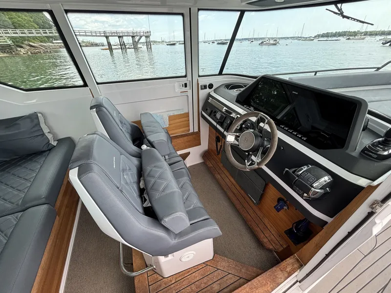 Slide: The Image of Axopar 28 Cabin 2021 - 6949517