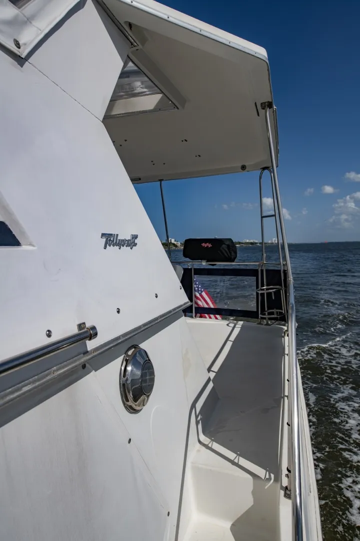 Slide: The Image of Tollycraft 44 Cockpit M.Y. 1988 - 6981334
