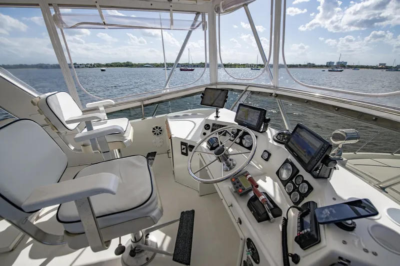 Slide: The Image of Tollycraft 44 Cockpit M.Y. 1988 - 6981324