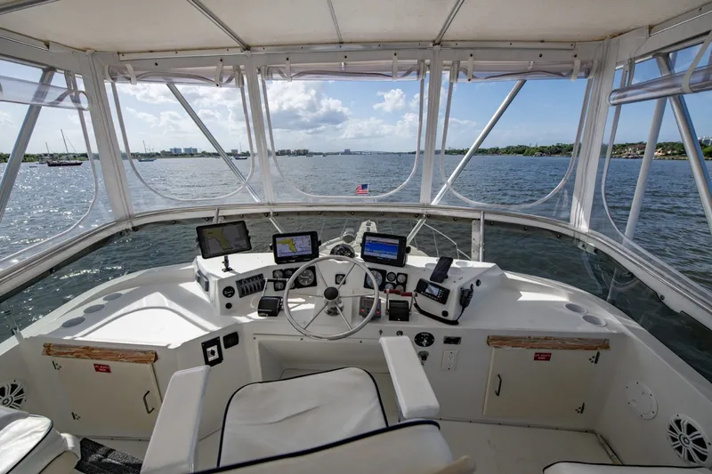 Slide: The Image of Tollycraft 44 Cockpit M.Y. 1988 - 6981319
