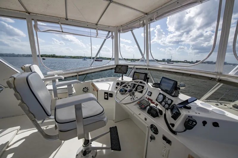 Slide: The Image of Tollycraft 44 Cockpit M.Y. 1988 - 6981323