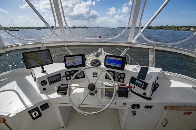 Slide: The Image of Tollycraft 44 Cockpit M.Y. 1988 - 6981320