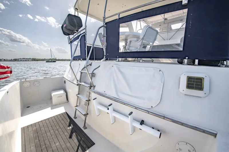Slide: The Image of Tollycraft 44 Cockpit M.Y. 1988 - 6981315
