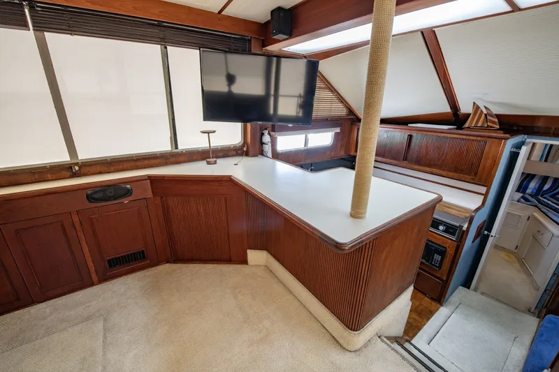 Slide: The Image of Tollycraft 44 Cockpit M.Y. 1988 - 6981289