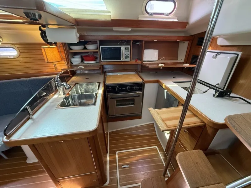 Slide: The Image of Catalina 350 MKII 2008 - 7137088