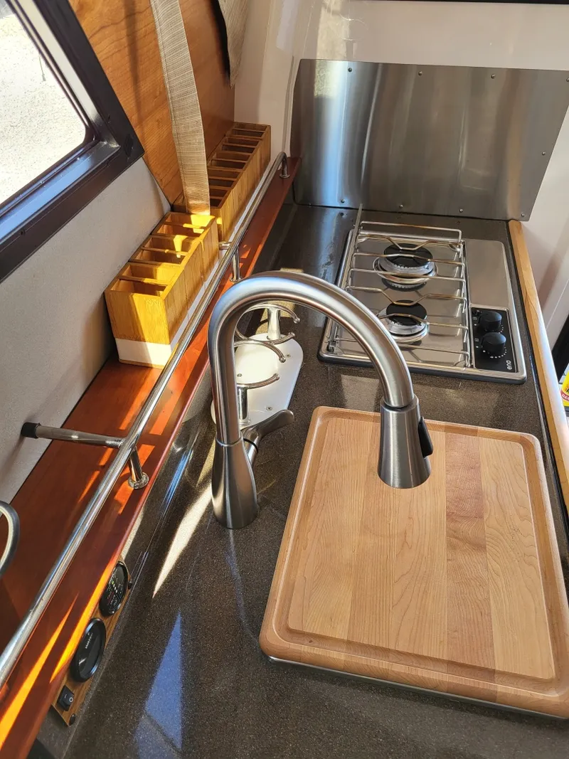 Slide: The Image of Cutwater C-288 Coupe 2023 - 6956164
