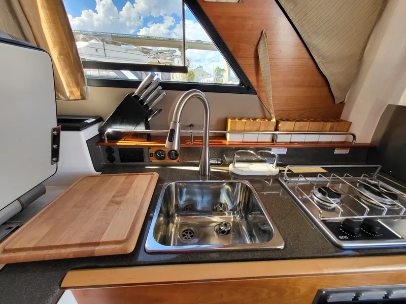 Slide: The Image of Cutwater C-288 Coupe 2023 - 6956192