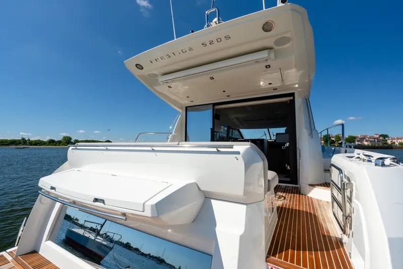 Slide: The Image of Prestige 520S 2022 - 7591264