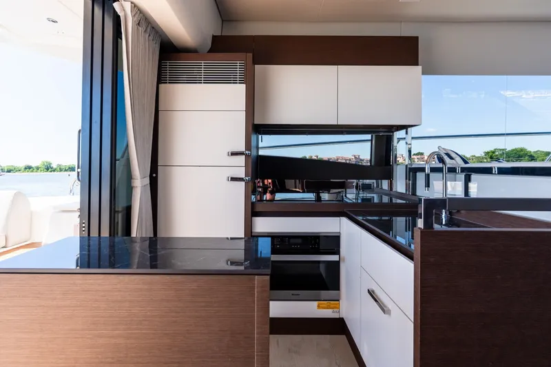 Slide: The Image of Prestige 520S 2022 - 7591272