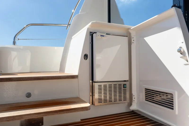 Slide: The Image of Prestige 520S 2022 - 7591259