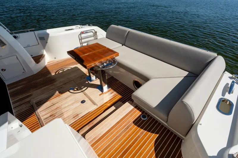 Slide: The Image of Prestige 520S 2022 - 7591261