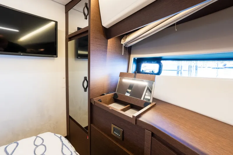 Slide: The Image of Prestige 520S 2022 - 7591303