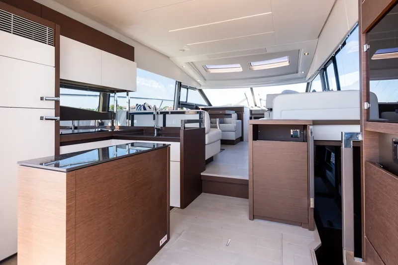 Slide: The Image of Prestige 520S 2022 - 7591274