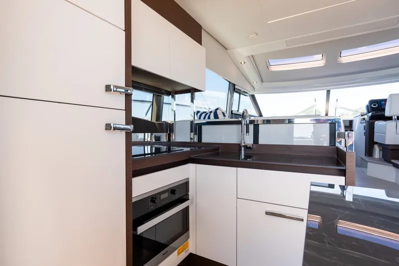 Slide: The Image of Prestige 520S 2022 - 7591276