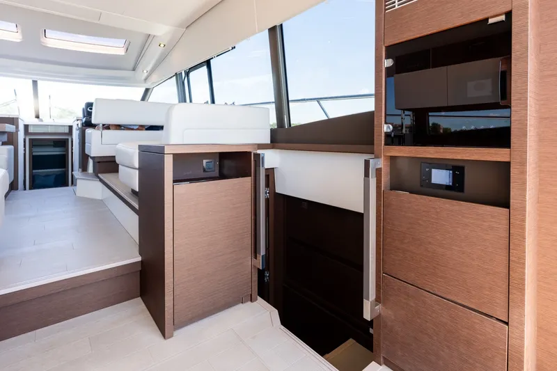 Slide: The Image of Prestige 520S 2022 - 7591277