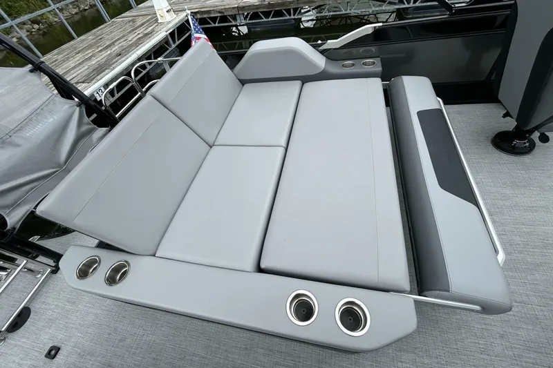 Slide: The Image of South Bay 525 Tritoon 2025 - 6960927