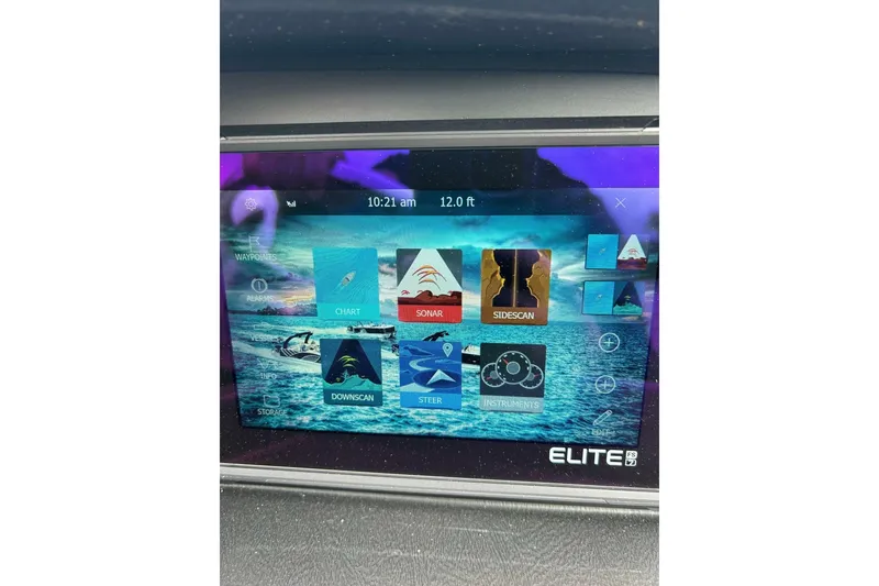 Slide: The Image of South Bay 525 Tritoon 2025 - 6960977