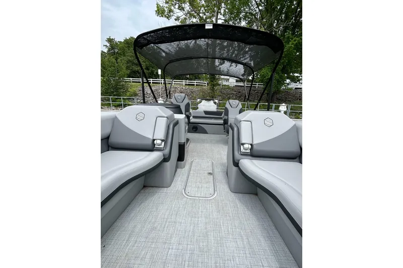 Slide: The Image of South Bay 525 Tritoon 2025 - 7228513