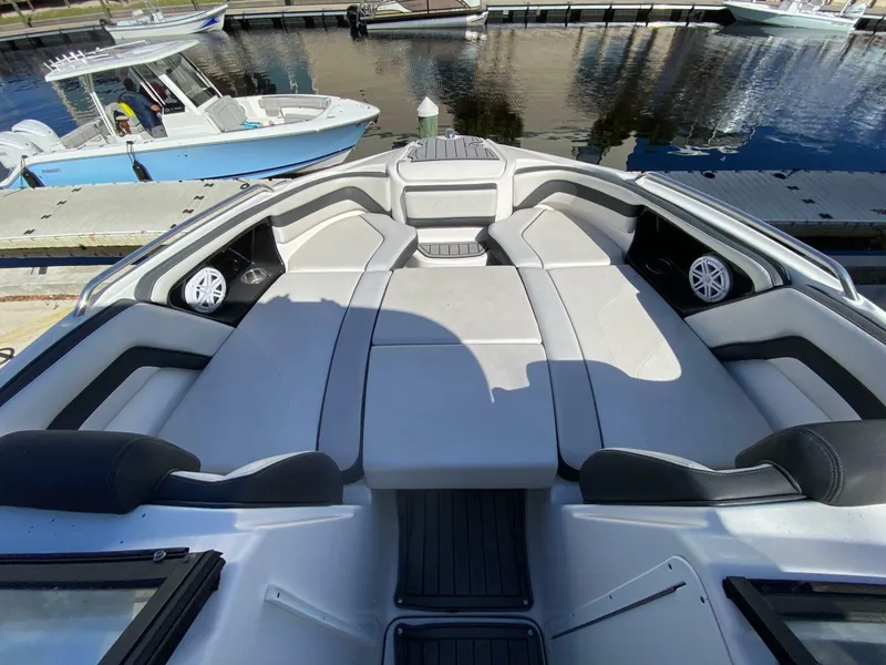 Slide: The Image of Yamaha 242 Limited S 2018 - 7233388