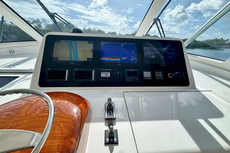 Slide: The Image of Viking 52 Sport Tower 2017 - 7390114