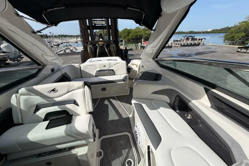 Slide: The Image of Monterey 328SS Super Sport 2014 - 7390740
