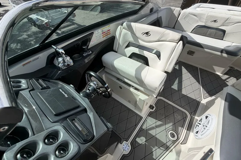 Slide: The Image of Monterey 328SS Super Sport 2014 - 7151867