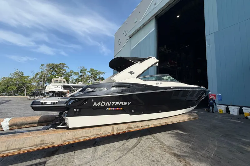 Slide: The Image of Monterey 328SS Super Sport 2014 - 7390717