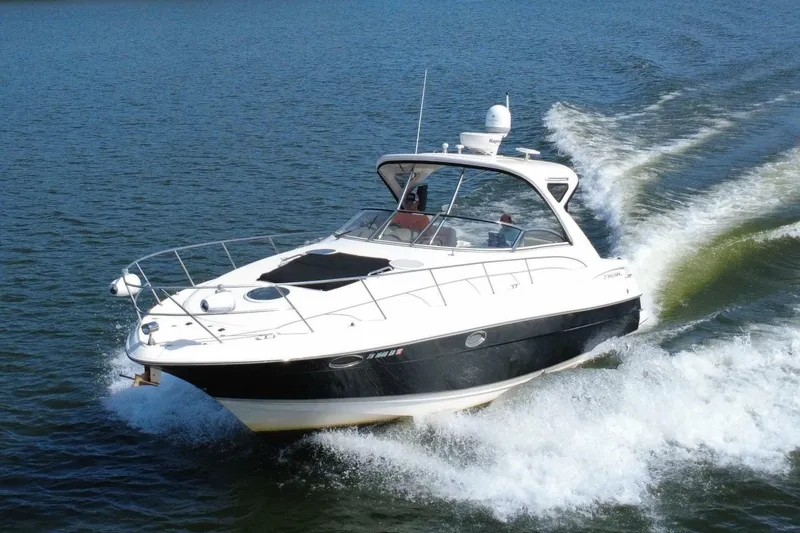 The Image of Regal 3760 Sportyacht 2008 - 7237381
