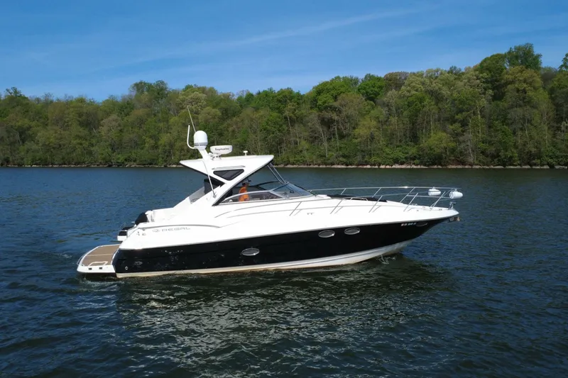 Slide: The Image of Regal 3760 Sportyacht 2008 - 7391616