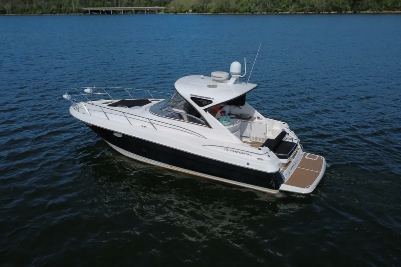 Slide: The Image of Regal 3760 Sportyacht 2008 - 7391635